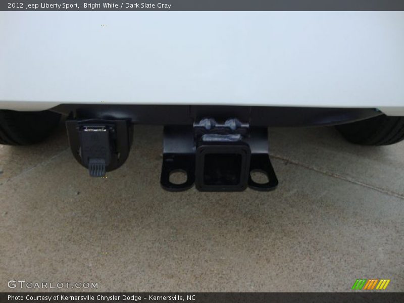 Bright White / Dark Slate Gray 2012 Jeep Liberty Sport