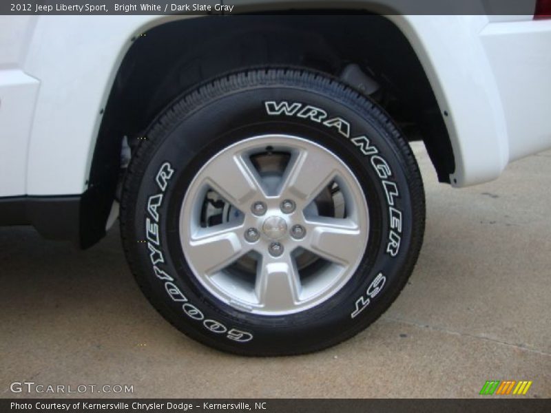 Bright White / Dark Slate Gray 2012 Jeep Liberty Sport