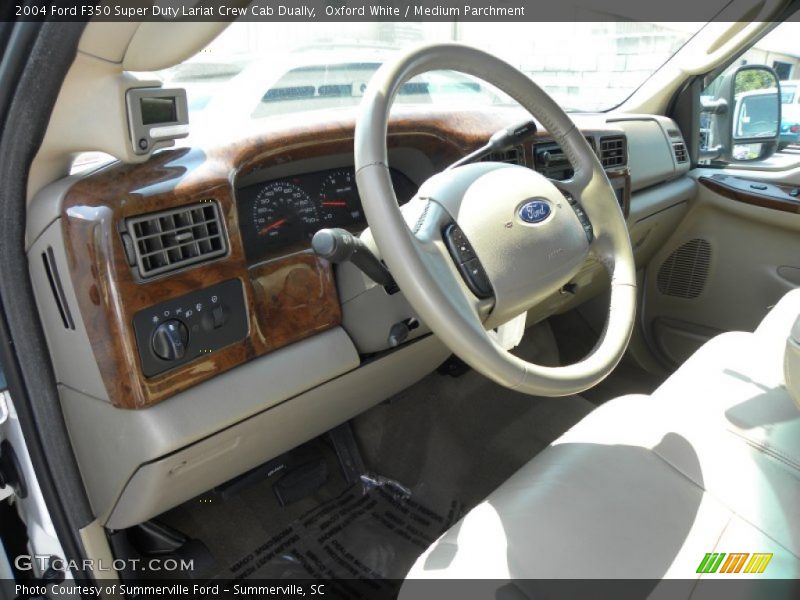 Oxford White / Medium Parchment 2004 Ford F350 Super Duty Lariat Crew Cab Dually