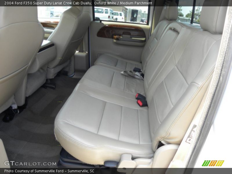 Oxford White / Medium Parchment 2004 Ford F350 Super Duty Lariat Crew Cab Dually