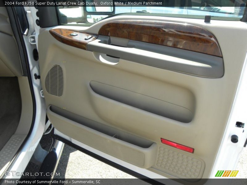 Oxford White / Medium Parchment 2004 Ford F350 Super Duty Lariat Crew Cab Dually