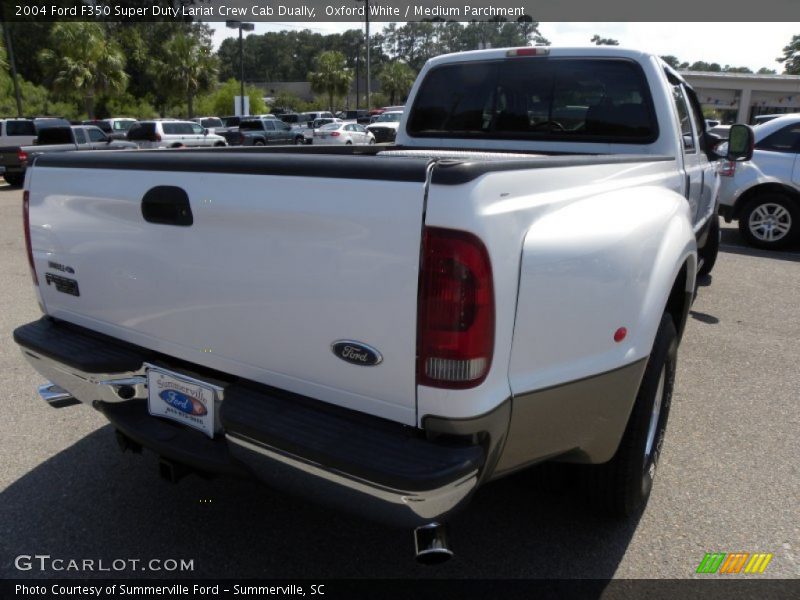 Oxford White / Medium Parchment 2004 Ford F350 Super Duty Lariat Crew Cab Dually