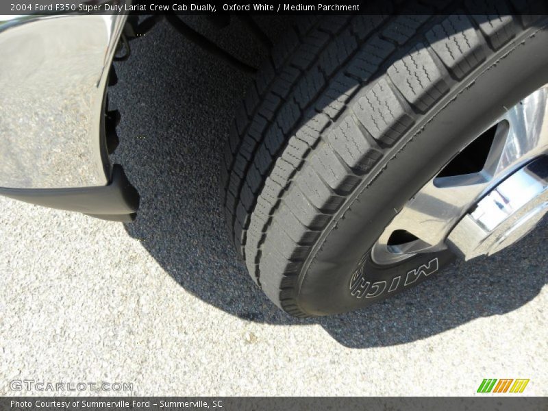 Oxford White / Medium Parchment 2004 Ford F350 Super Duty Lariat Crew Cab Dually