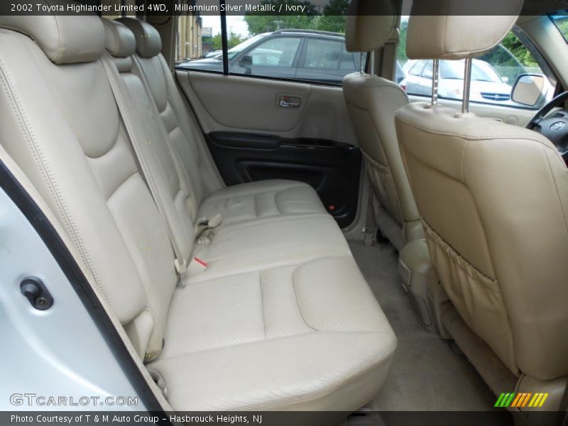 Millennium Silver Metallic / Ivory 2002 Toyota Highlander Limited 4WD