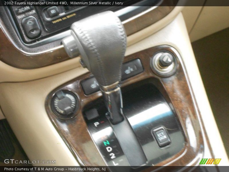 Millennium Silver Metallic / Ivory 2002 Toyota Highlander Limited 4WD
