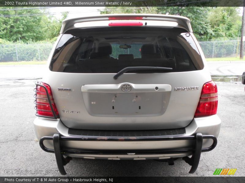 Millennium Silver Metallic / Ivory 2002 Toyota Highlander Limited 4WD