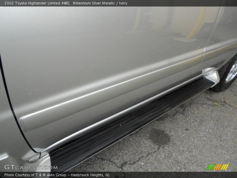 Millennium Silver Metallic / Ivory 2002 Toyota Highlander Limited 4WD