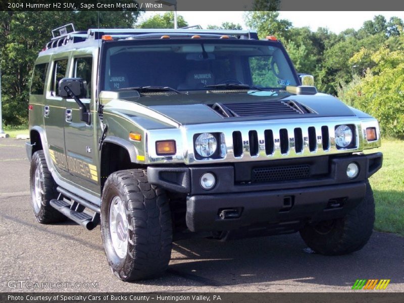 Front 3/4 View of 2004 H2 SUV