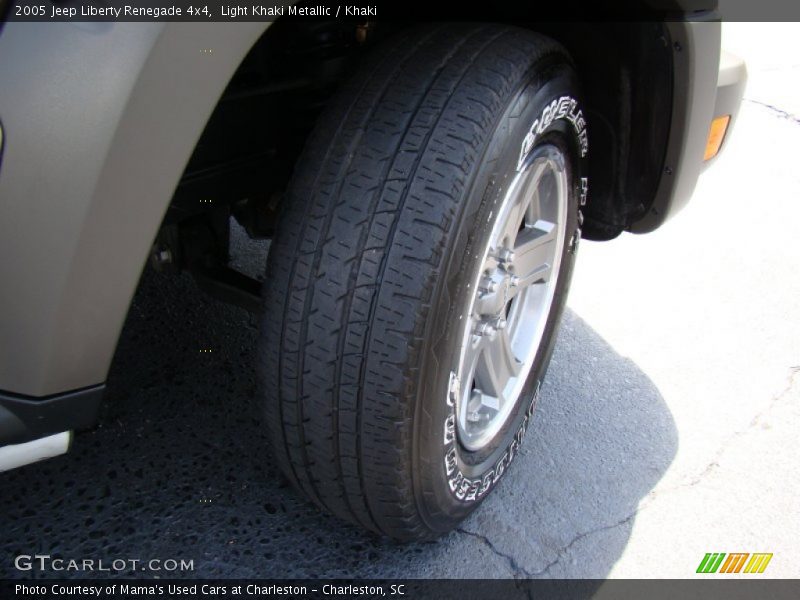 Light Khaki Metallic / Khaki 2005 Jeep Liberty Renegade 4x4