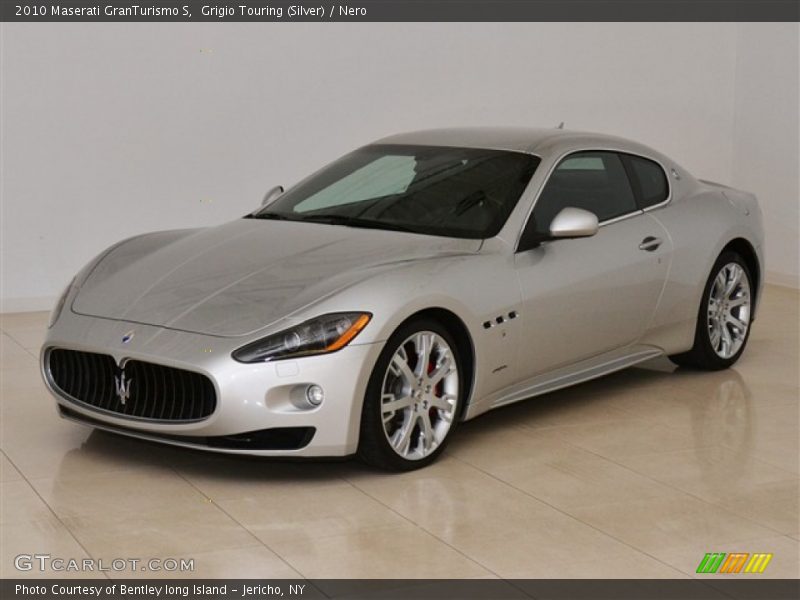 Front 3/4 View of 2010 GranTurismo S