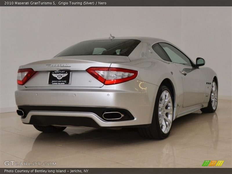 Grigio Touring (Silver) / Nero 2010 Maserati GranTurismo S
