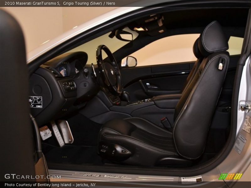 Grigio Touring (Silver) / Nero 2010 Maserati GranTurismo S