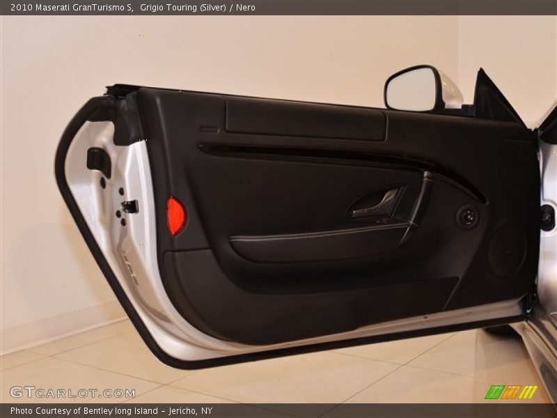 Door Panel of 2010 GranTurismo S