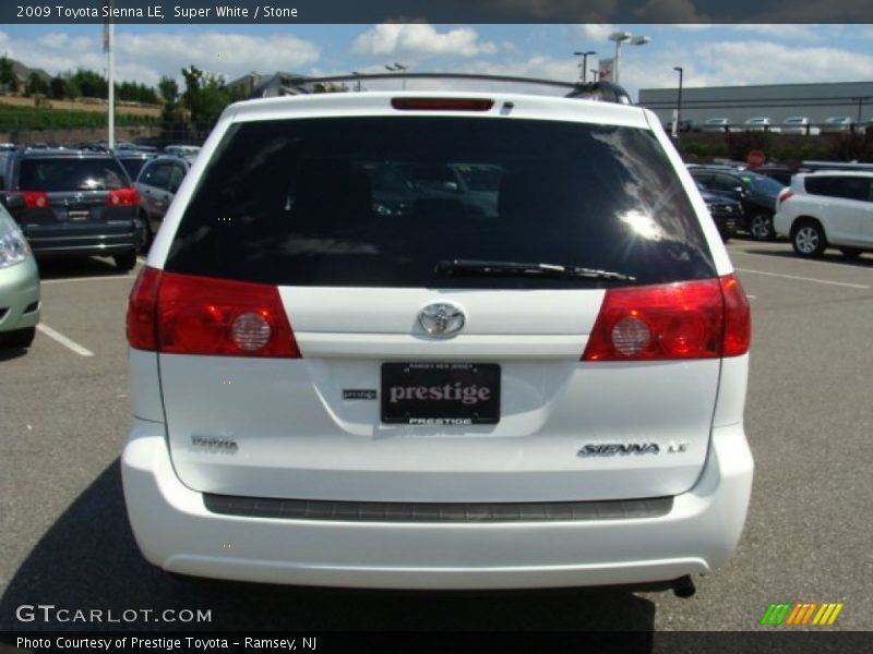Super White / Stone 2009 Toyota Sienna LE
