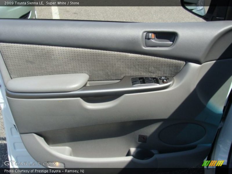 Super White / Stone 2009 Toyota Sienna LE