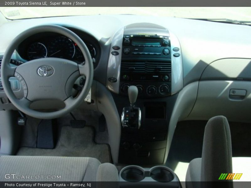 Super White / Stone 2009 Toyota Sienna LE