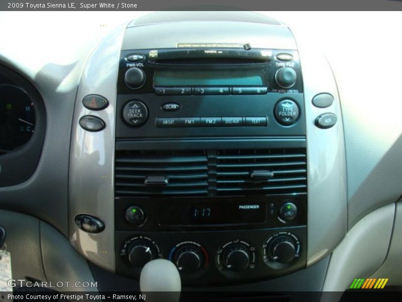 Super White / Stone 2009 Toyota Sienna LE