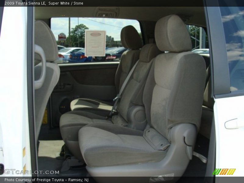 Super White / Stone 2009 Toyota Sienna LE