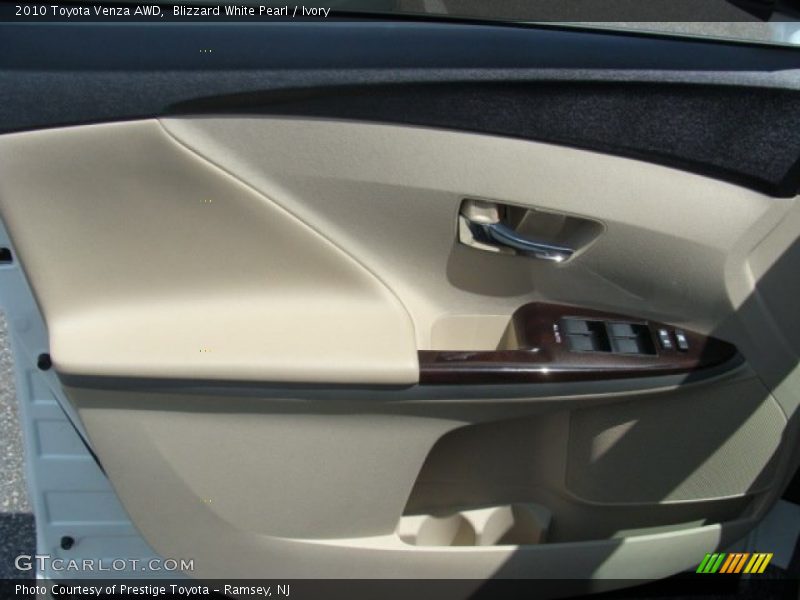 Blizzard White Pearl / Ivory 2010 Toyota Venza AWD