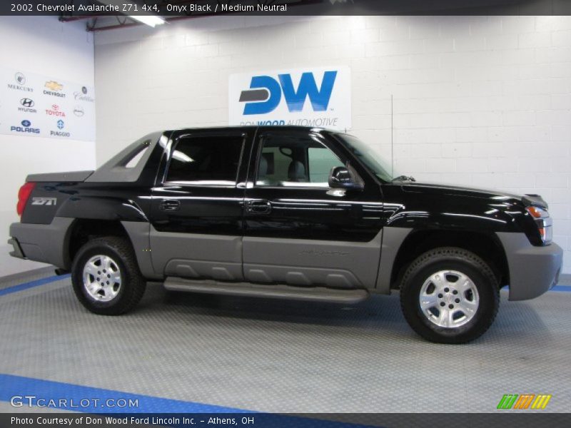 Onyx Black / Medium Neutral 2002 Chevrolet Avalanche Z71 4x4