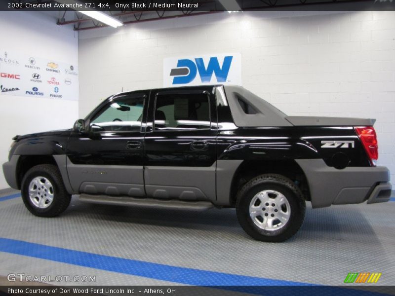 Onyx Black / Medium Neutral 2002 Chevrolet Avalanche Z71 4x4