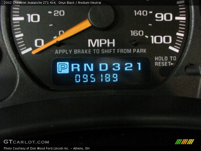 Onyx Black / Medium Neutral 2002 Chevrolet Avalanche Z71 4x4