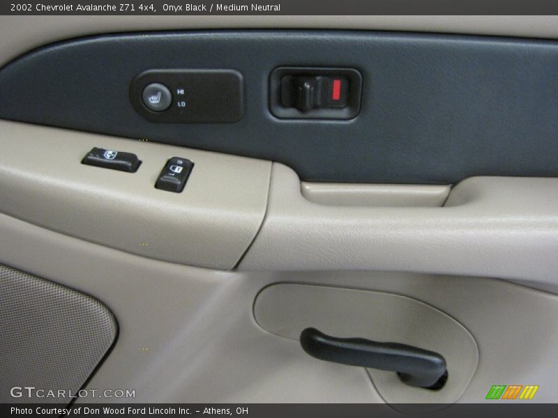 Onyx Black / Medium Neutral 2002 Chevrolet Avalanche Z71 4x4