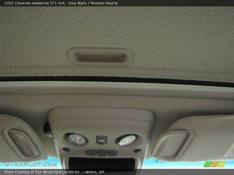 Onyx Black / Medium Neutral 2002 Chevrolet Avalanche Z71 4x4