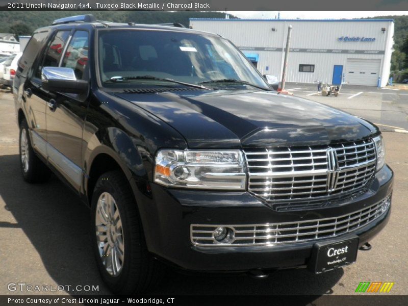 Tuxedo Black Metallic / Charcoal Black 2011 Lincoln Navigator 4x4