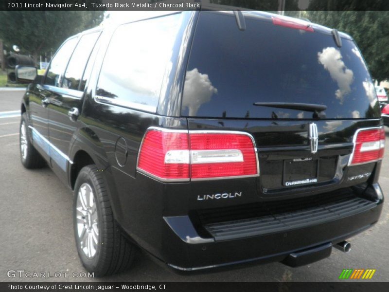 Tuxedo Black Metallic / Charcoal Black 2011 Lincoln Navigator 4x4