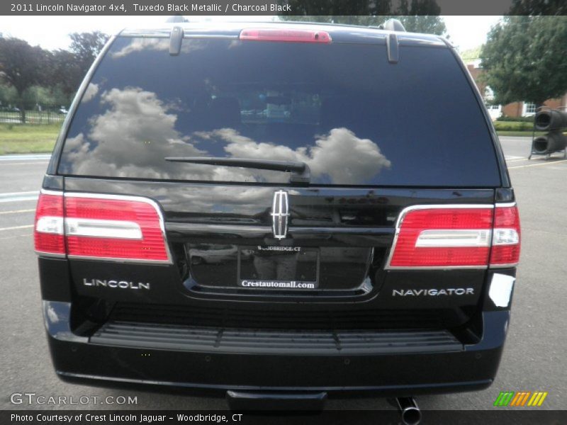 Tuxedo Black Metallic / Charcoal Black 2011 Lincoln Navigator 4x4
