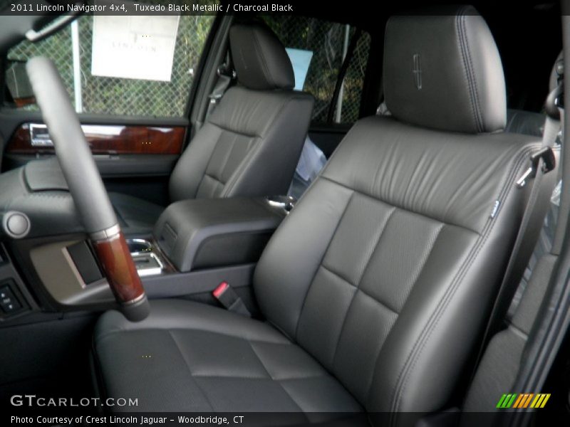 Tuxedo Black Metallic / Charcoal Black 2011 Lincoln Navigator 4x4