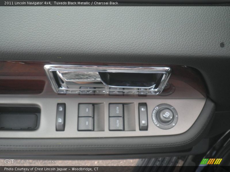 Tuxedo Black Metallic / Charcoal Black 2011 Lincoln Navigator 4x4