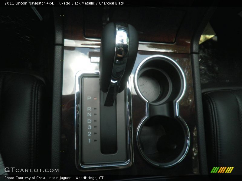 Tuxedo Black Metallic / Charcoal Black 2011 Lincoln Navigator 4x4