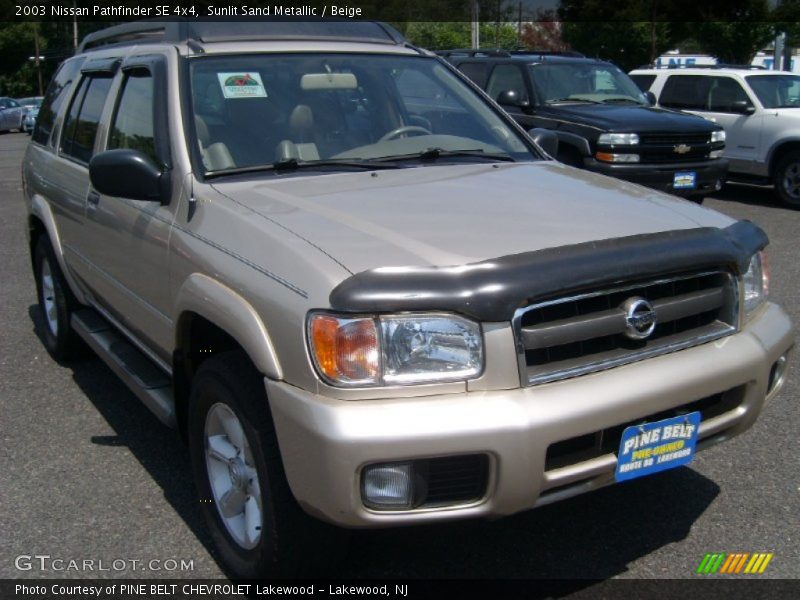 Sunlit Sand Metallic / Beige 2003 Nissan Pathfinder SE 4x4