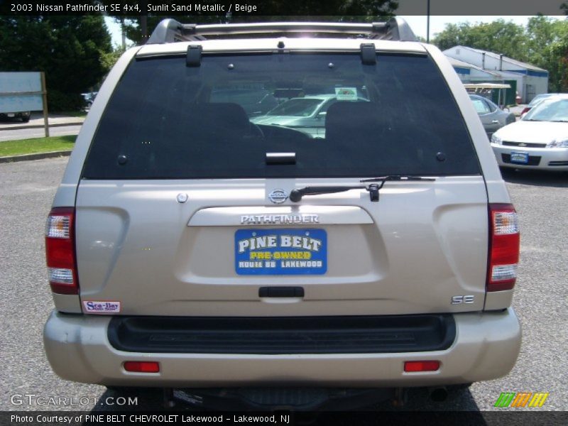 Sunlit Sand Metallic / Beige 2003 Nissan Pathfinder SE 4x4