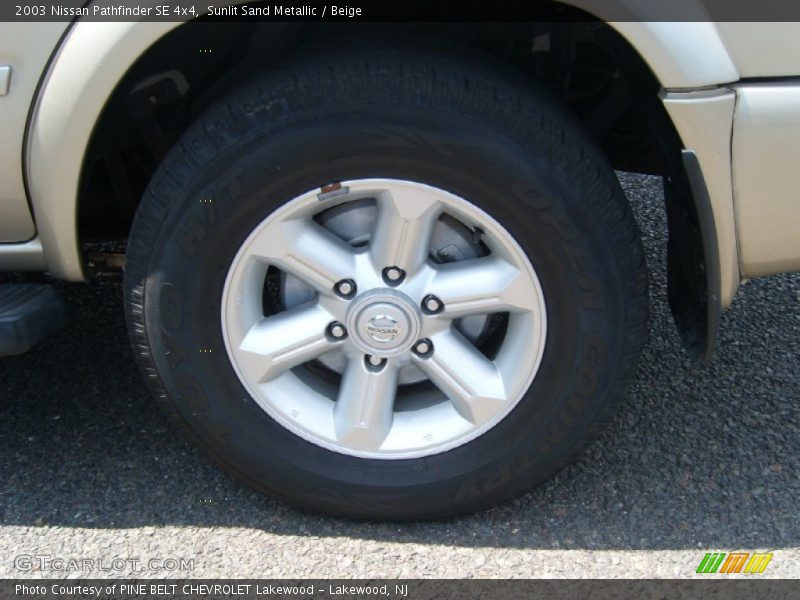 Sunlit Sand Metallic / Beige 2003 Nissan Pathfinder SE 4x4