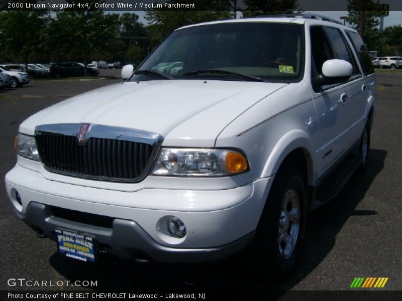 Oxford White / Medium Parchment 2000 Lincoln Navigator 4x4