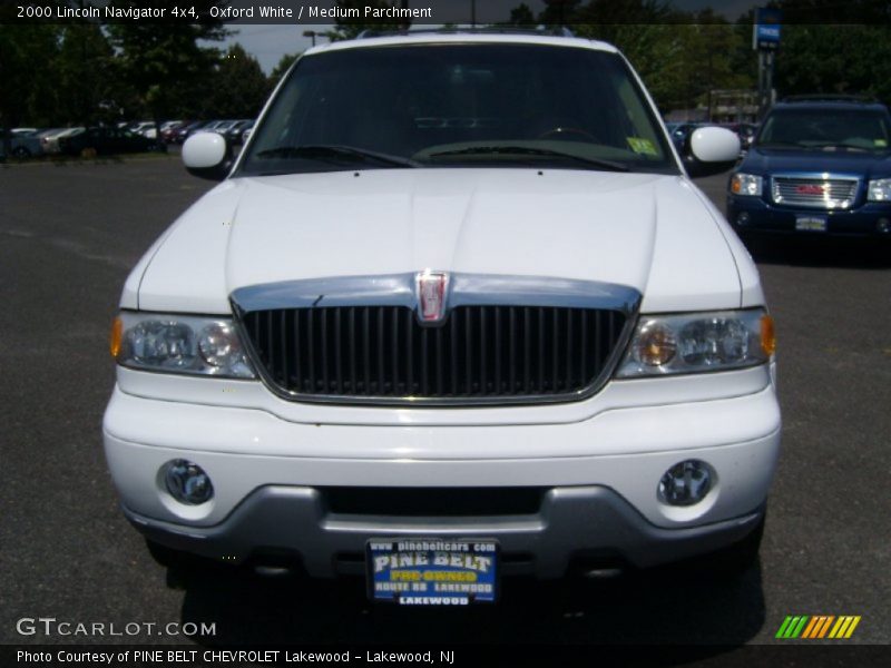 Oxford White / Medium Parchment 2000 Lincoln Navigator 4x4
