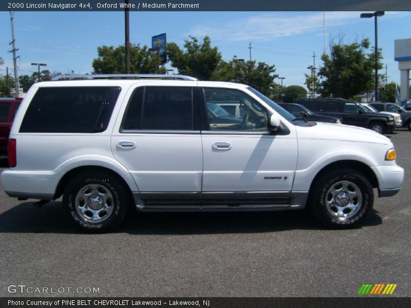 Oxford White / Medium Parchment 2000 Lincoln Navigator 4x4