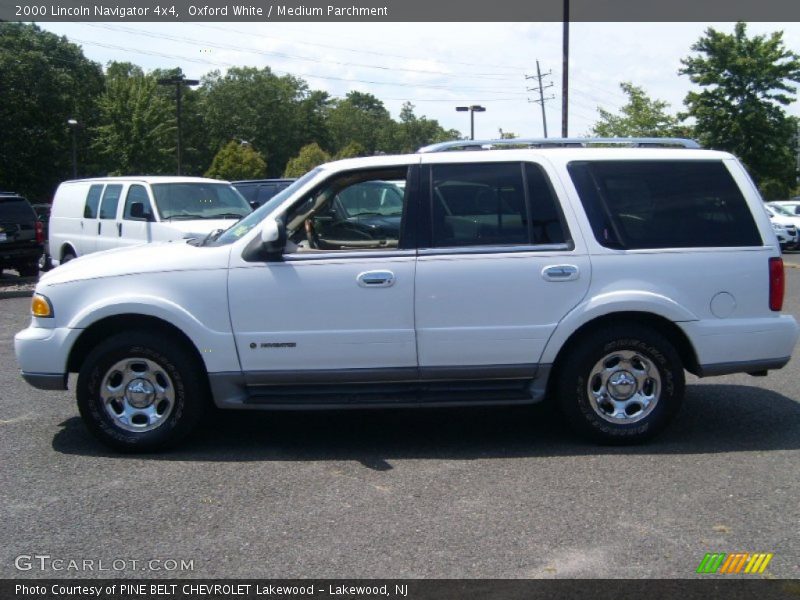 Oxford White / Medium Parchment 2000 Lincoln Navigator 4x4