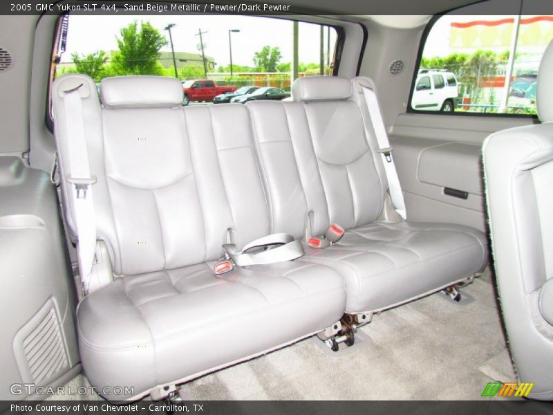 Sand Beige Metallic / Pewter/Dark Pewter 2005 GMC Yukon SLT 4x4