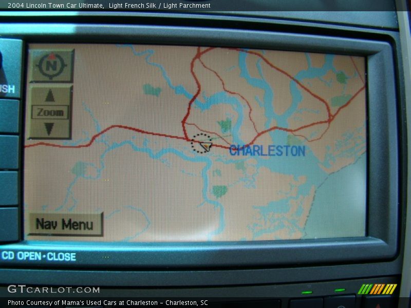 Light French Silk / Light Parchment 2004 Lincoln Town Car Ultimate