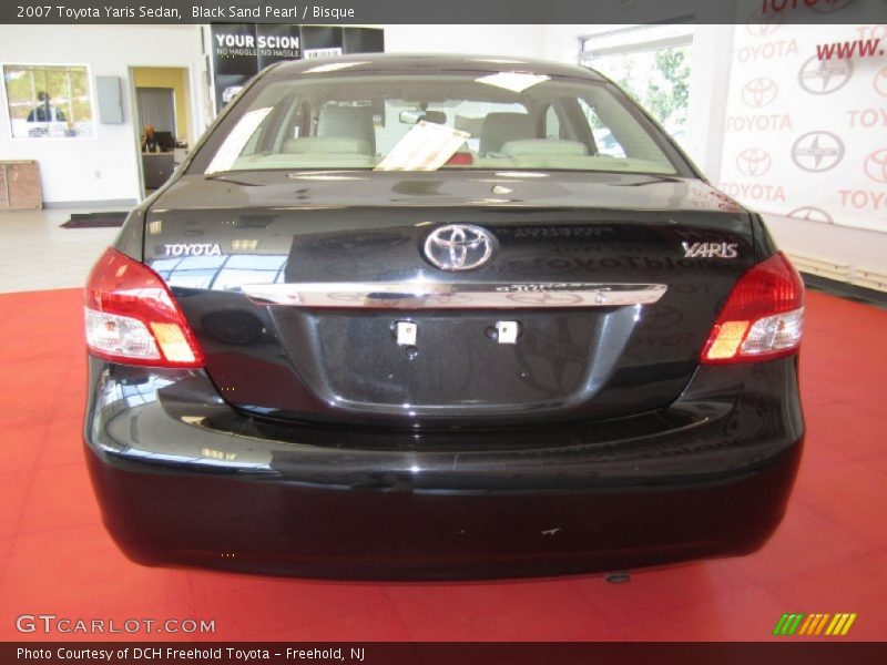 Black Sand Pearl / Bisque 2007 Toyota Yaris Sedan