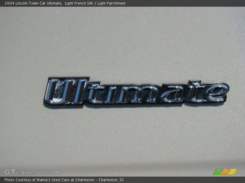 Light French Silk / Light Parchment 2004 Lincoln Town Car Ultimate