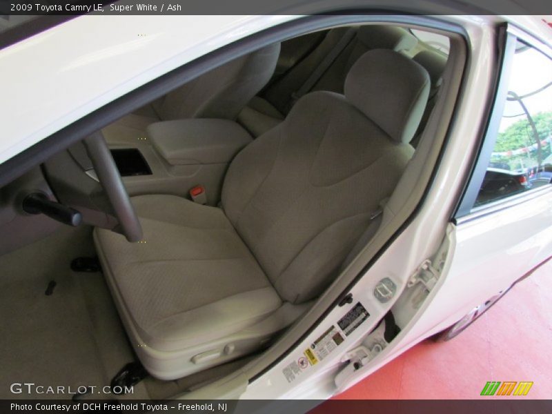 Super White / Ash 2009 Toyota Camry LE