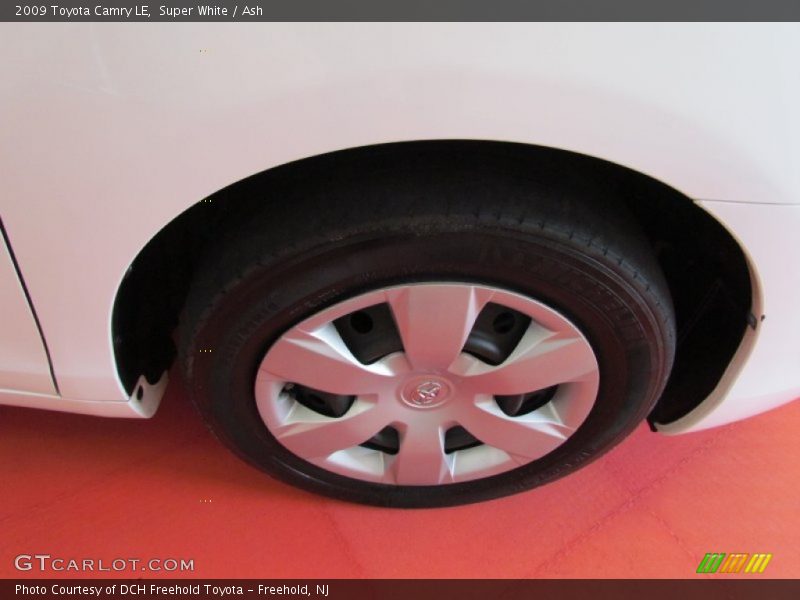 Super White / Ash 2009 Toyota Camry LE