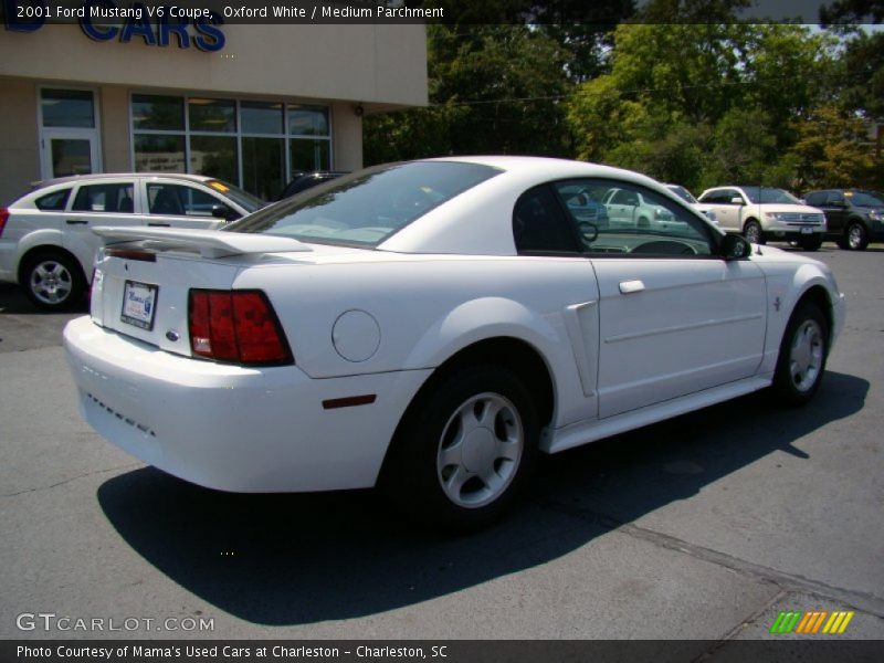 Oxford White / Medium Parchment 2001 Ford Mustang V6 Coupe