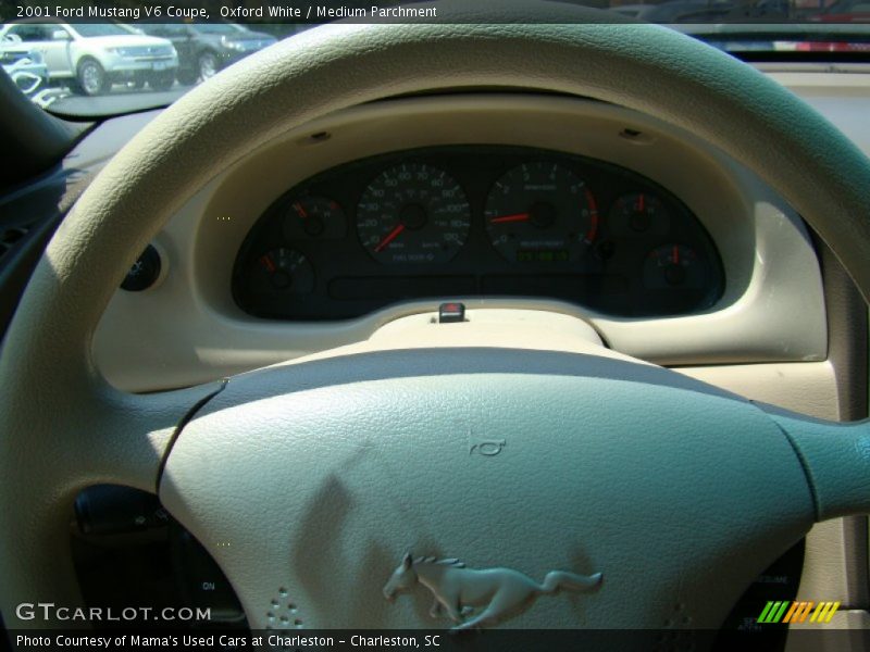 Oxford White / Medium Parchment 2001 Ford Mustang V6 Coupe