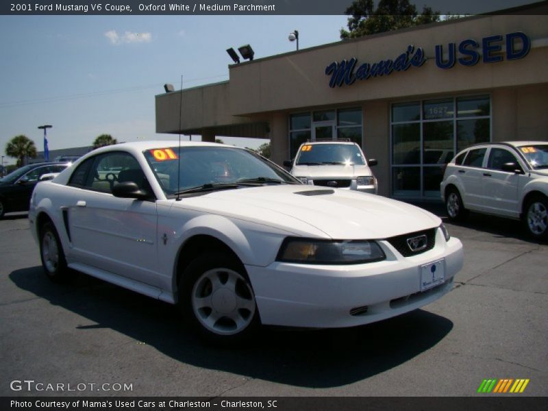 Oxford White / Medium Parchment 2001 Ford Mustang V6 Coupe
